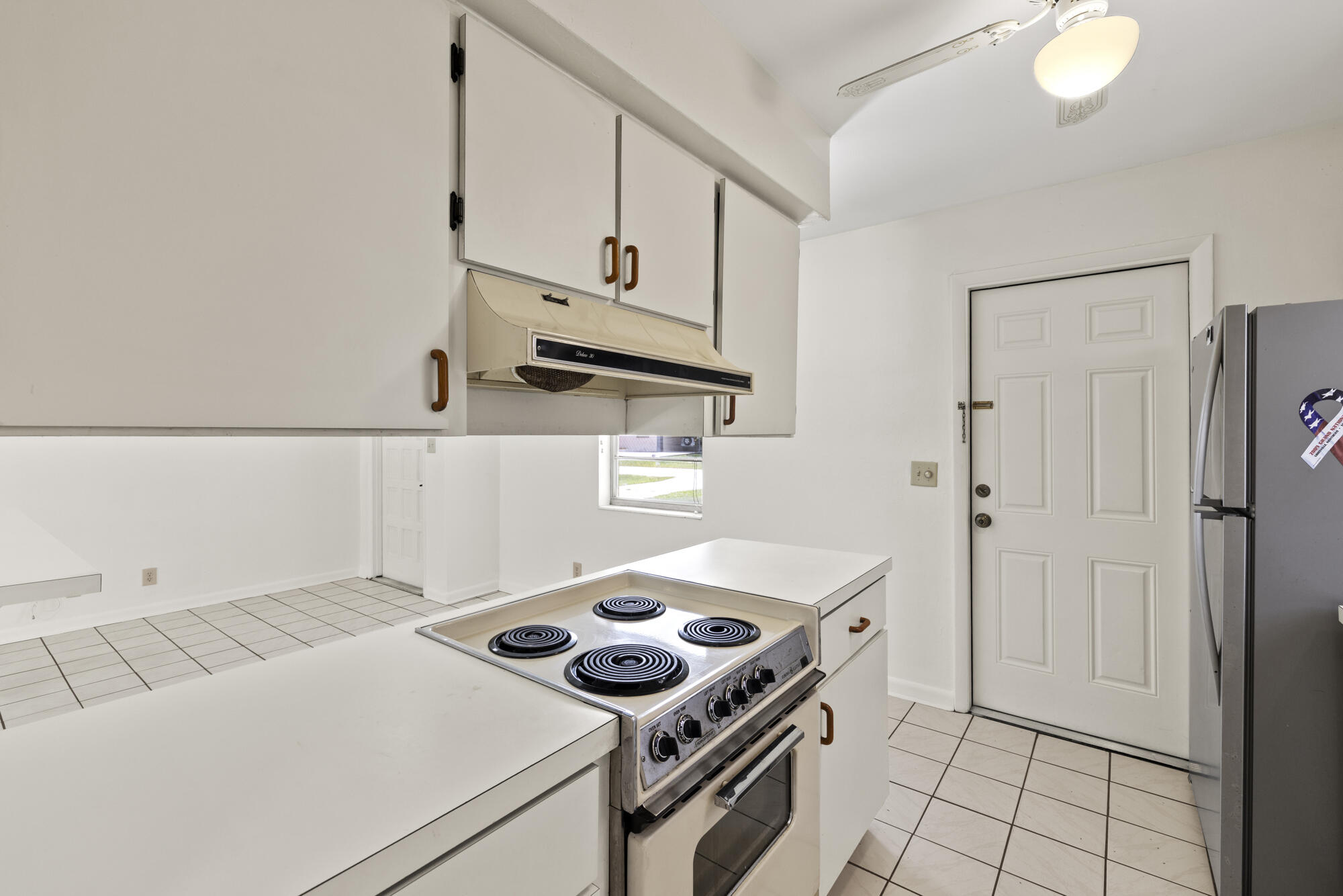 2402 Pinecrest Court