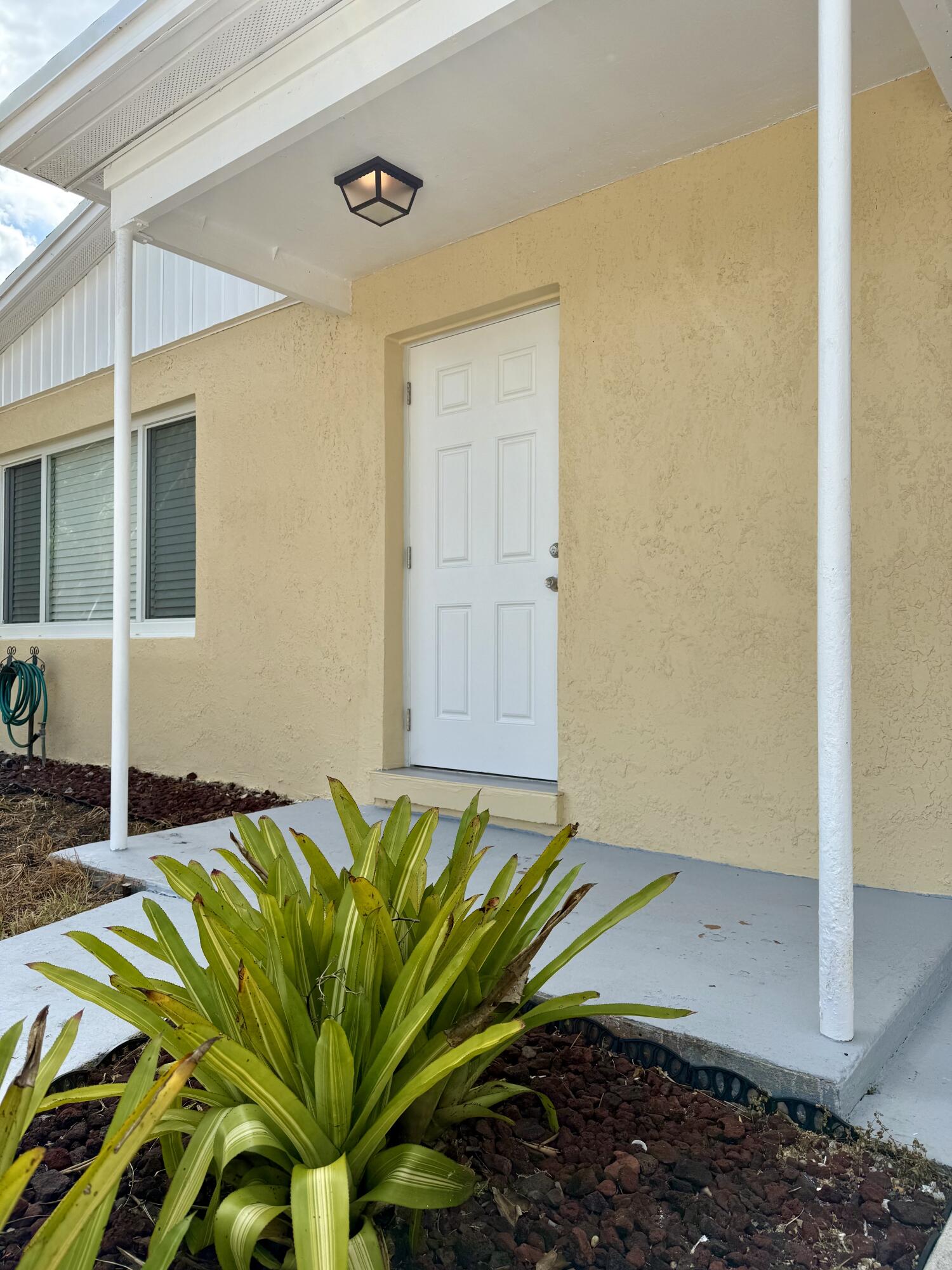1405 N J Terrace