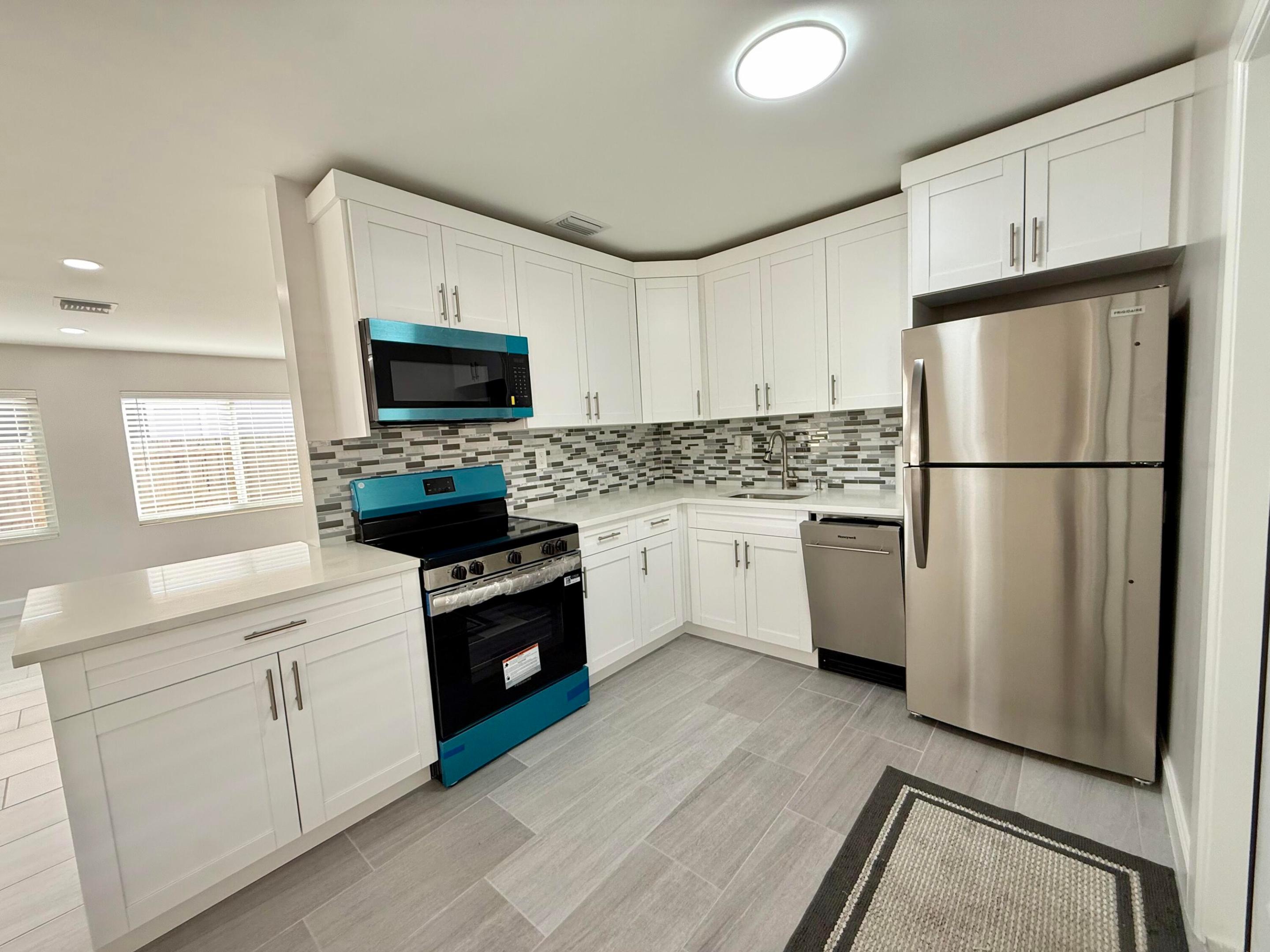 1405 N J Terrace