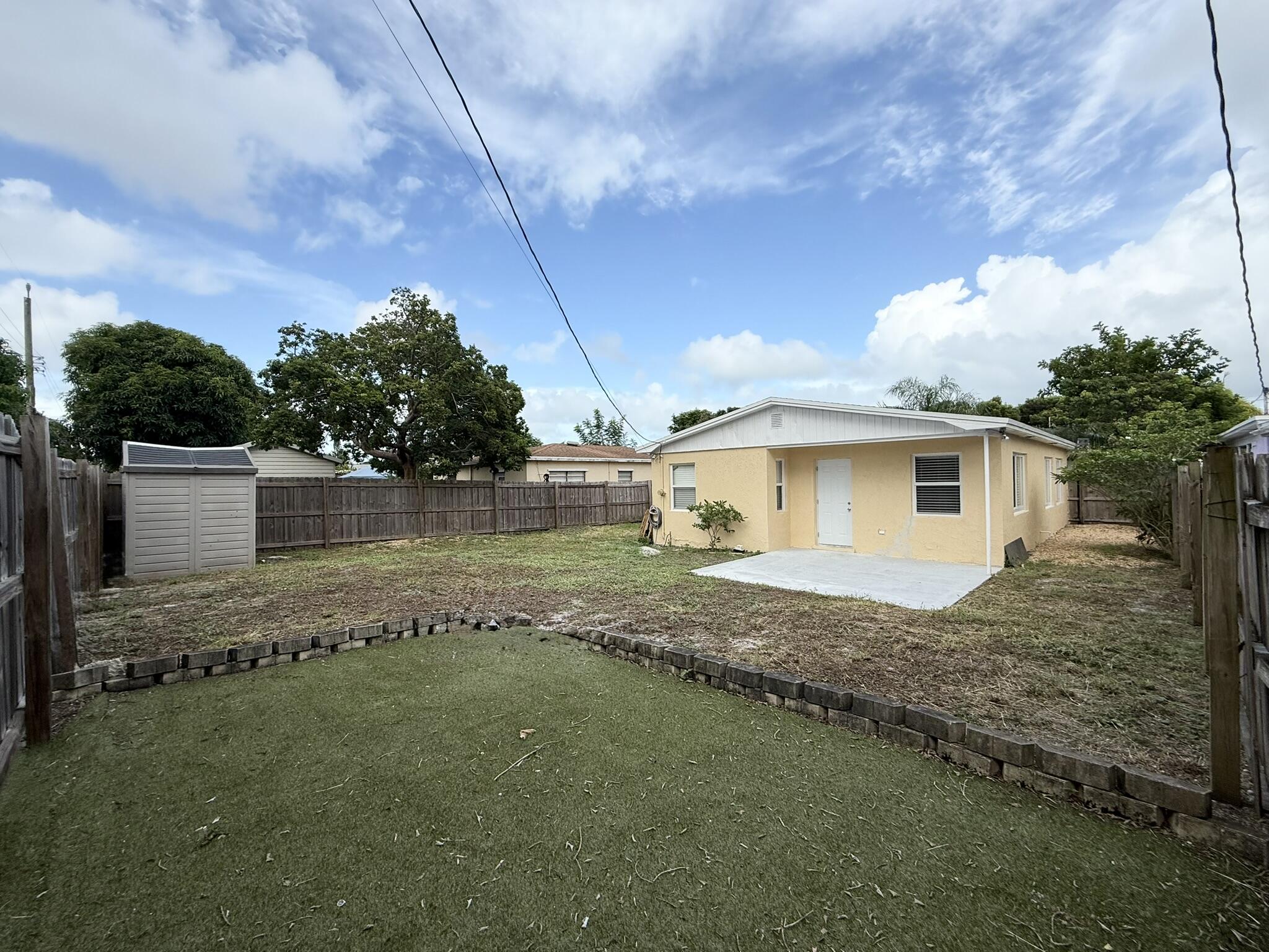 1405 N J Terrace