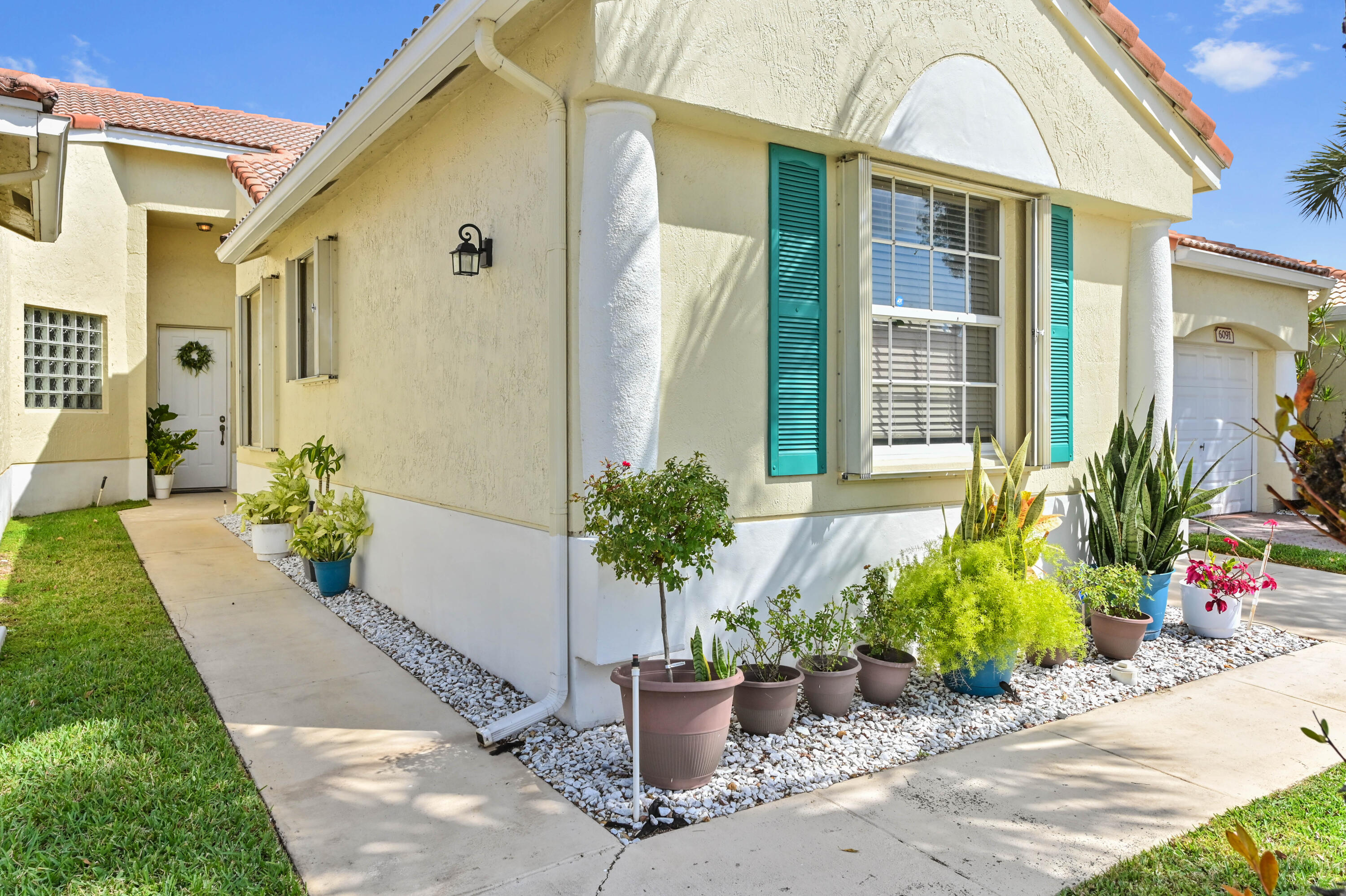 6095 Caladium Road Road