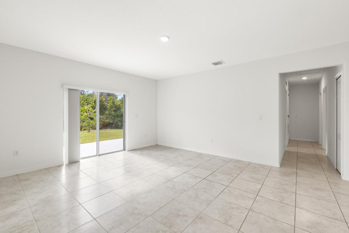 1334 SW Kapok Avenue