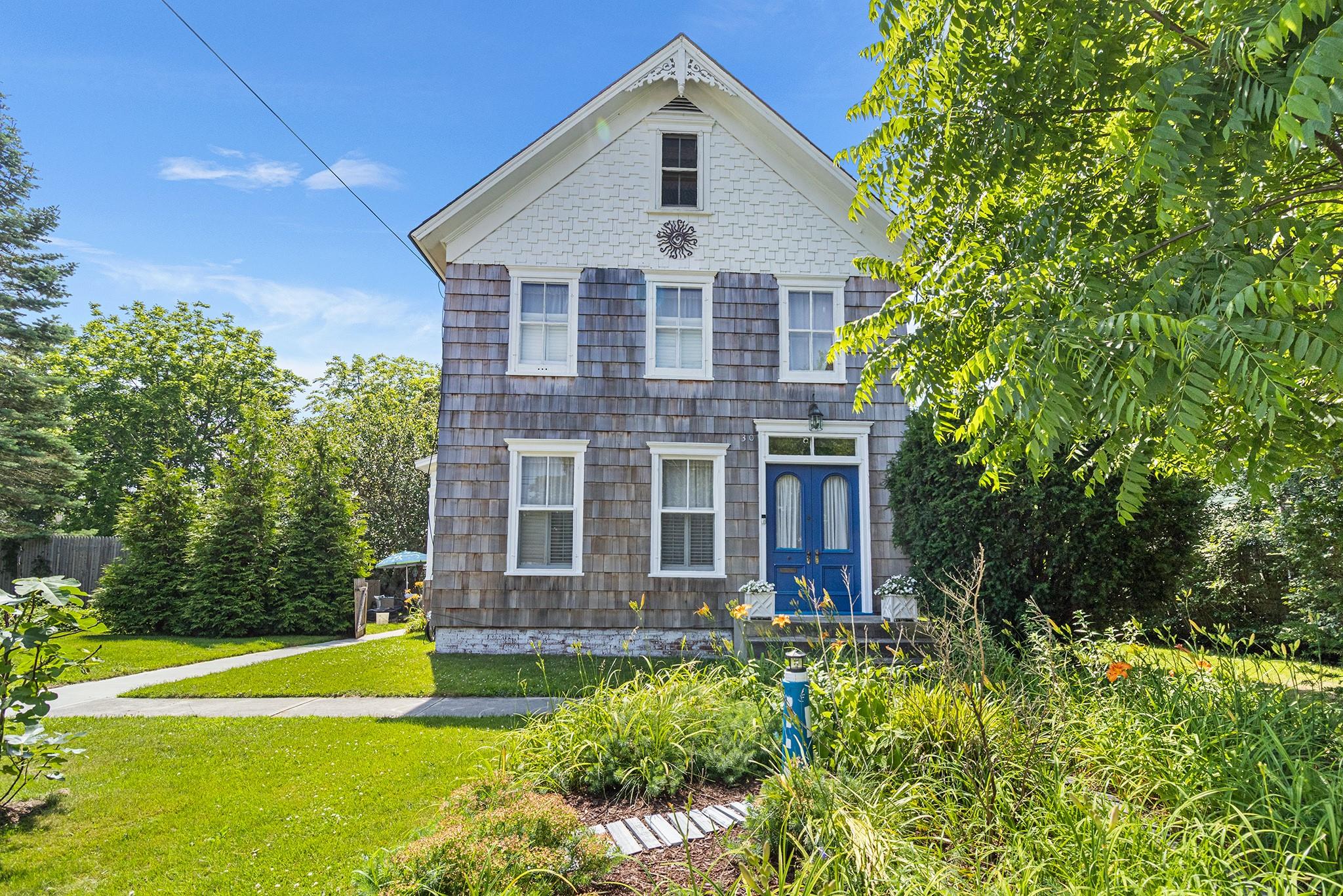 30 Railroad Avenue