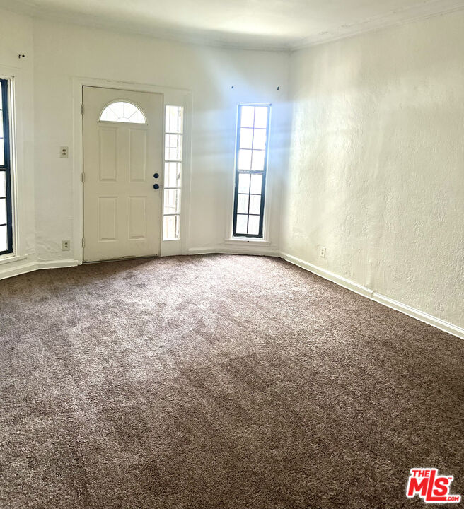 1009 S Cochran Ave