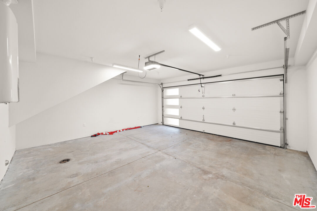 1200 N Orange Grv