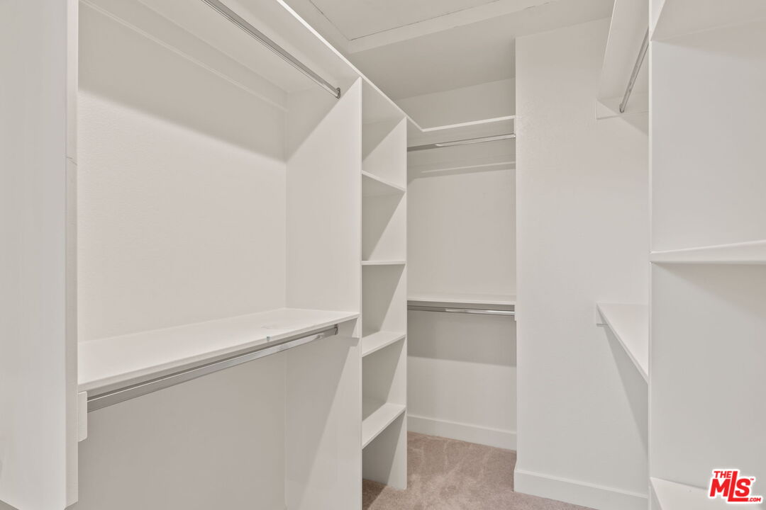 1204 N Orange Grv