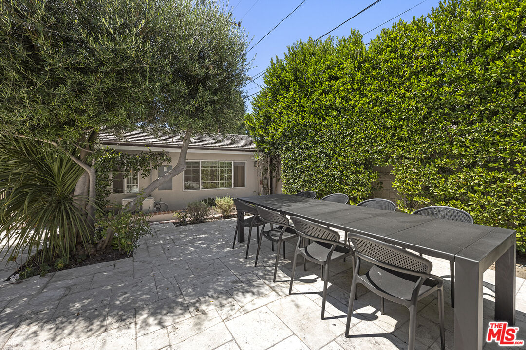 245 N Wetherly Dr