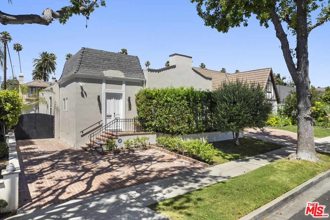 245 N Wetherly Dr