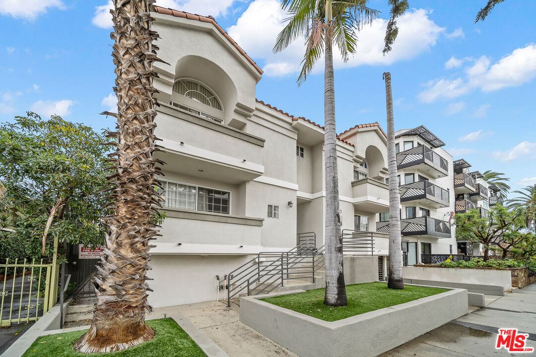 812 N Hudson Ave Unit: 107