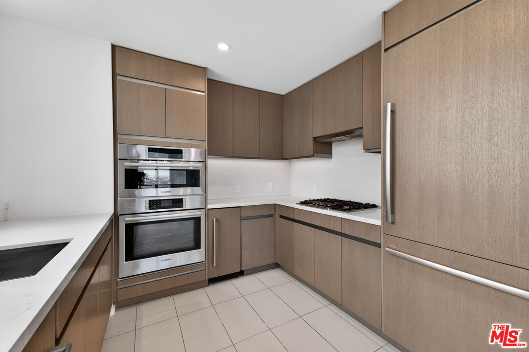 889 Francisco St Unit: 1806