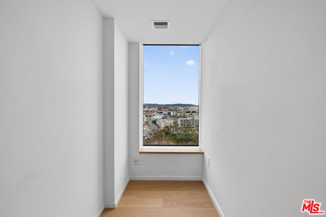 889 Francisco St Unit: 1806