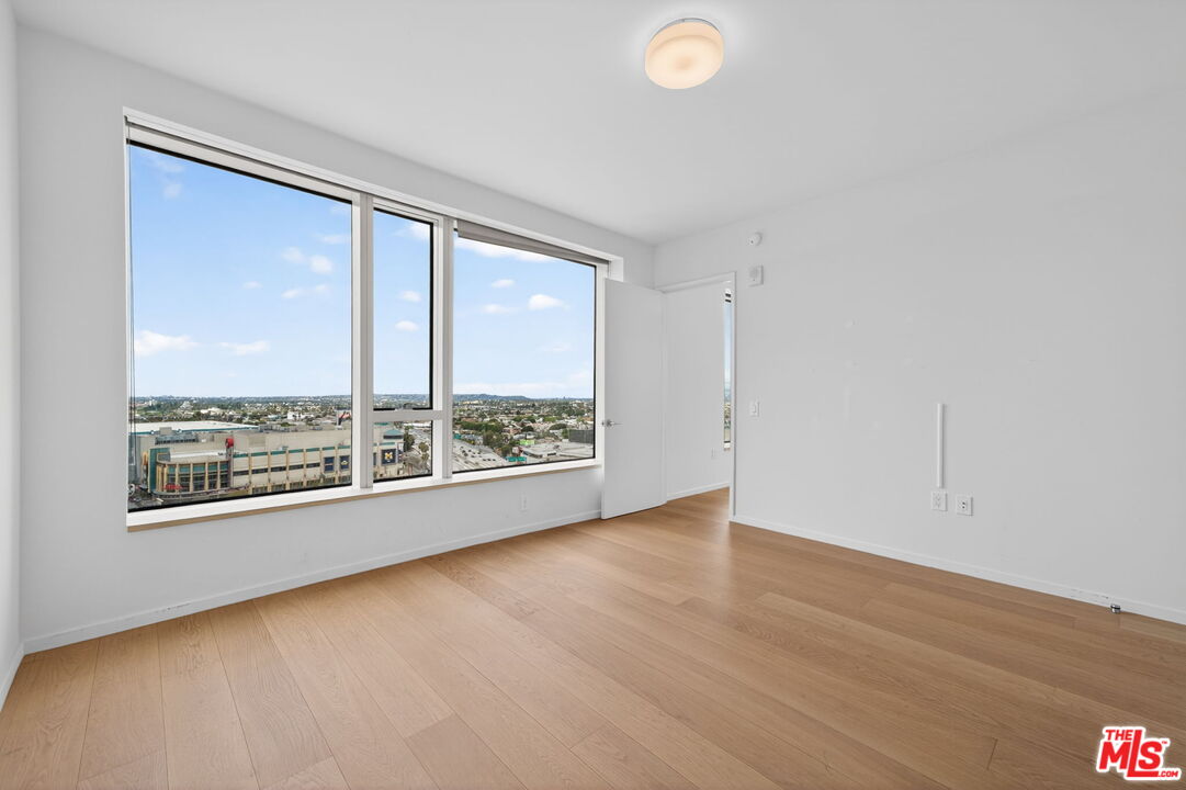 889 Francisco St Unit: 1806