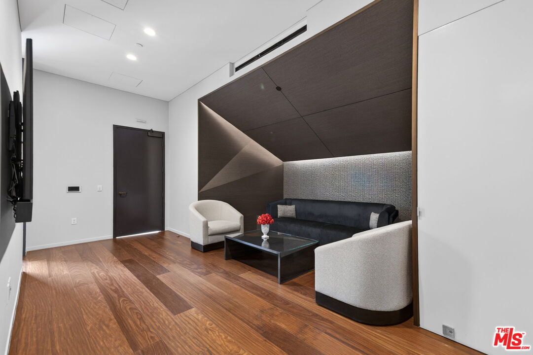 889 Francisco St Unit: 1806