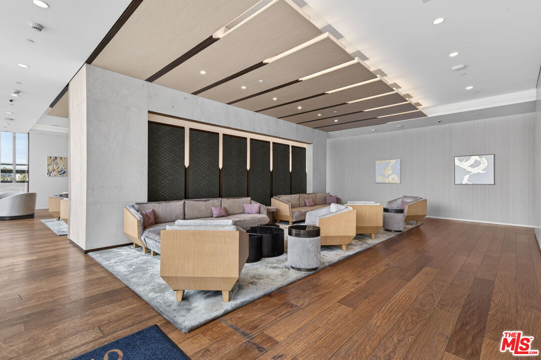 889 Francisco St Unit: 1806
