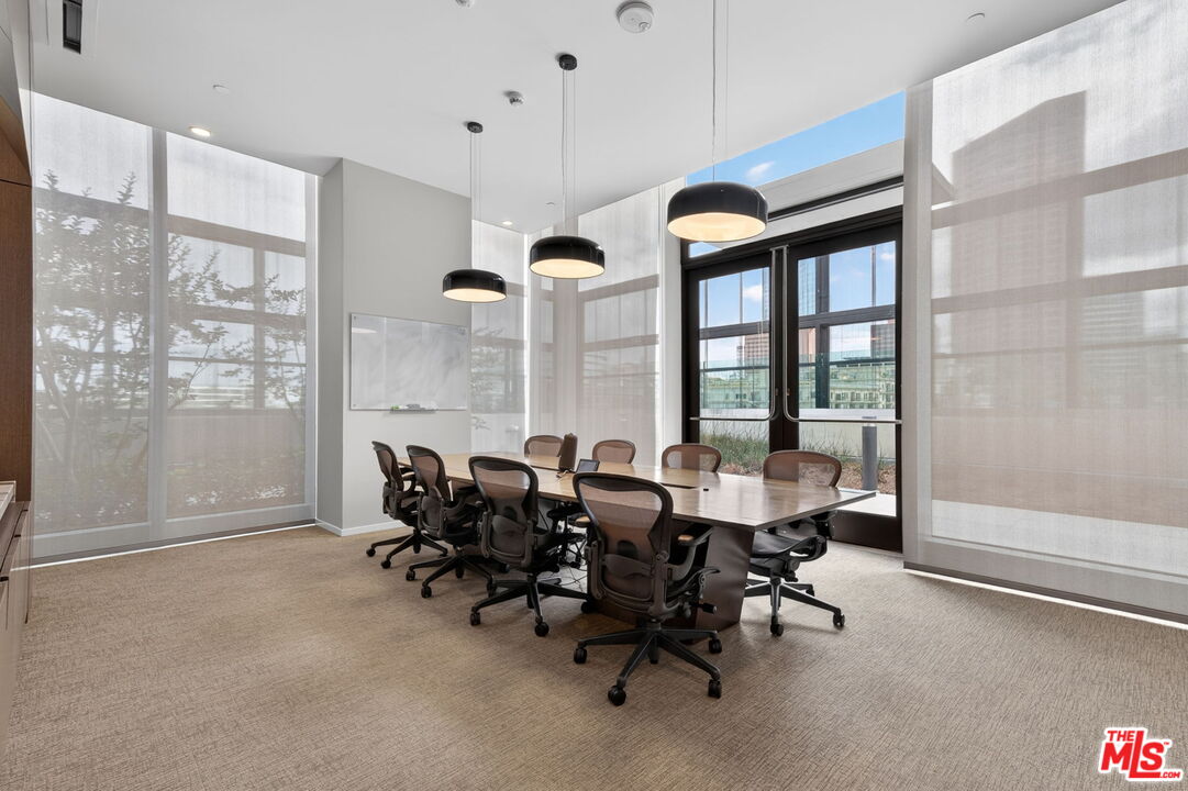 889 Francisco St Unit: 1806
