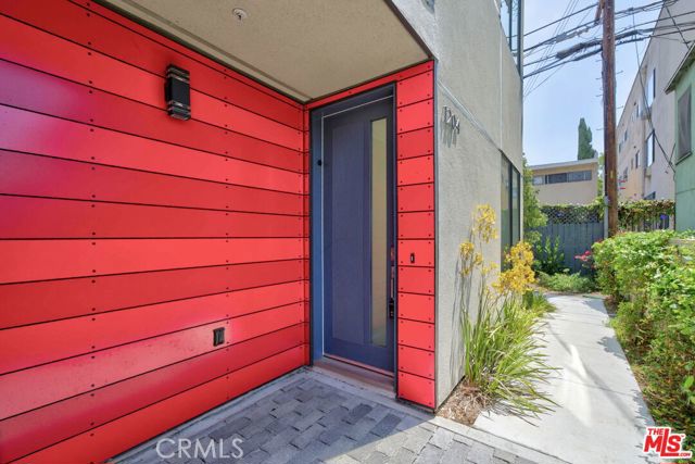 1204 N Orange Grove Ave AVE