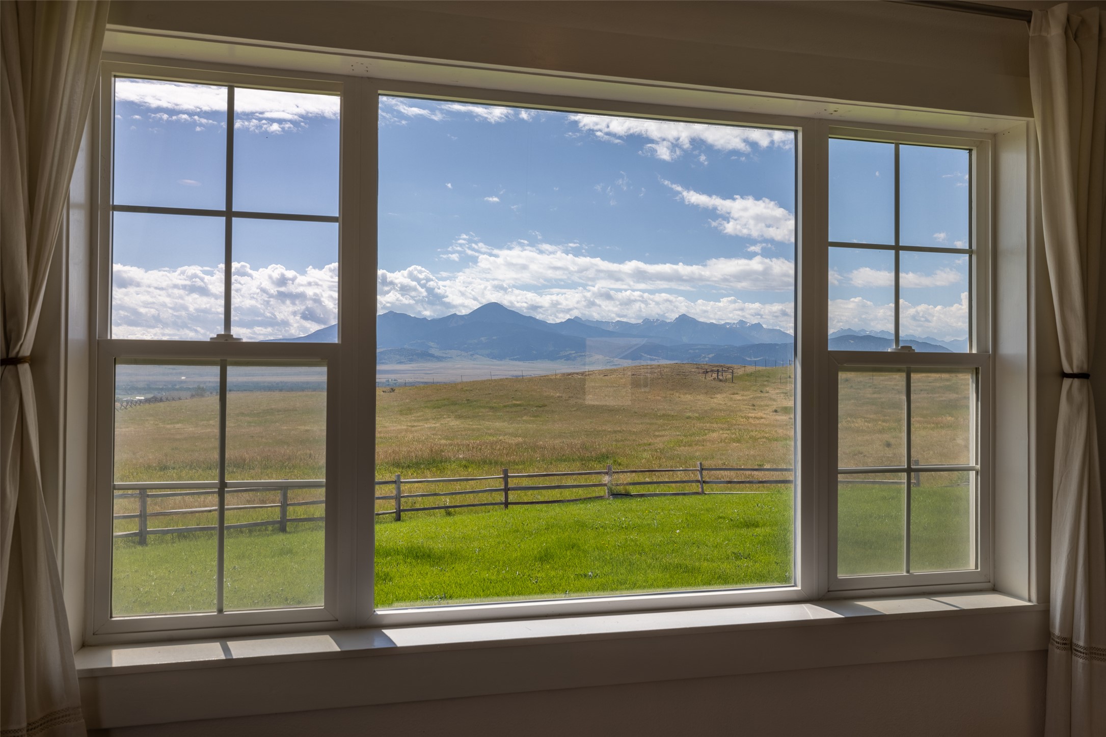 10 Hidden Ridge Road