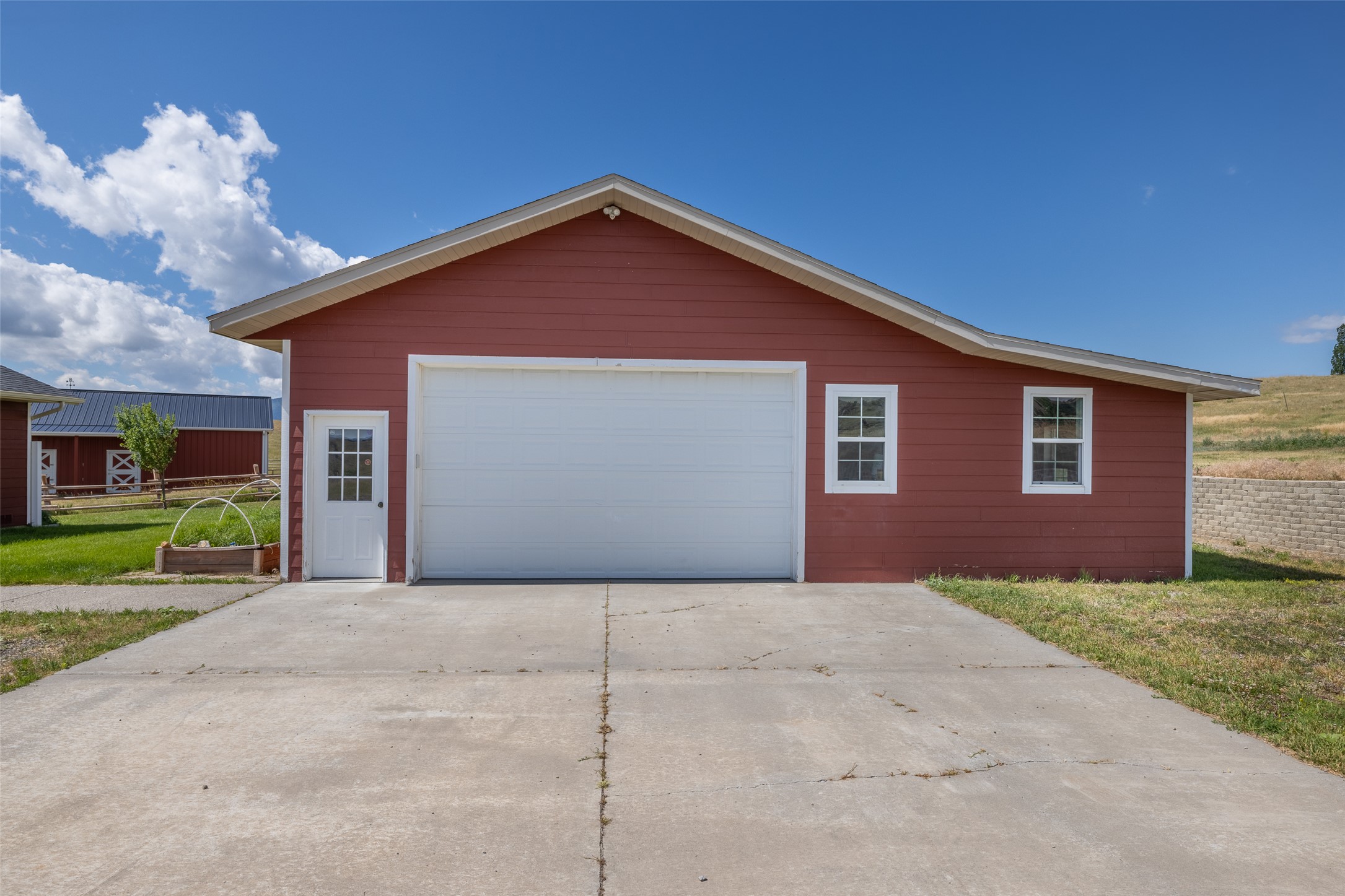 10 Hidden Ridge Road