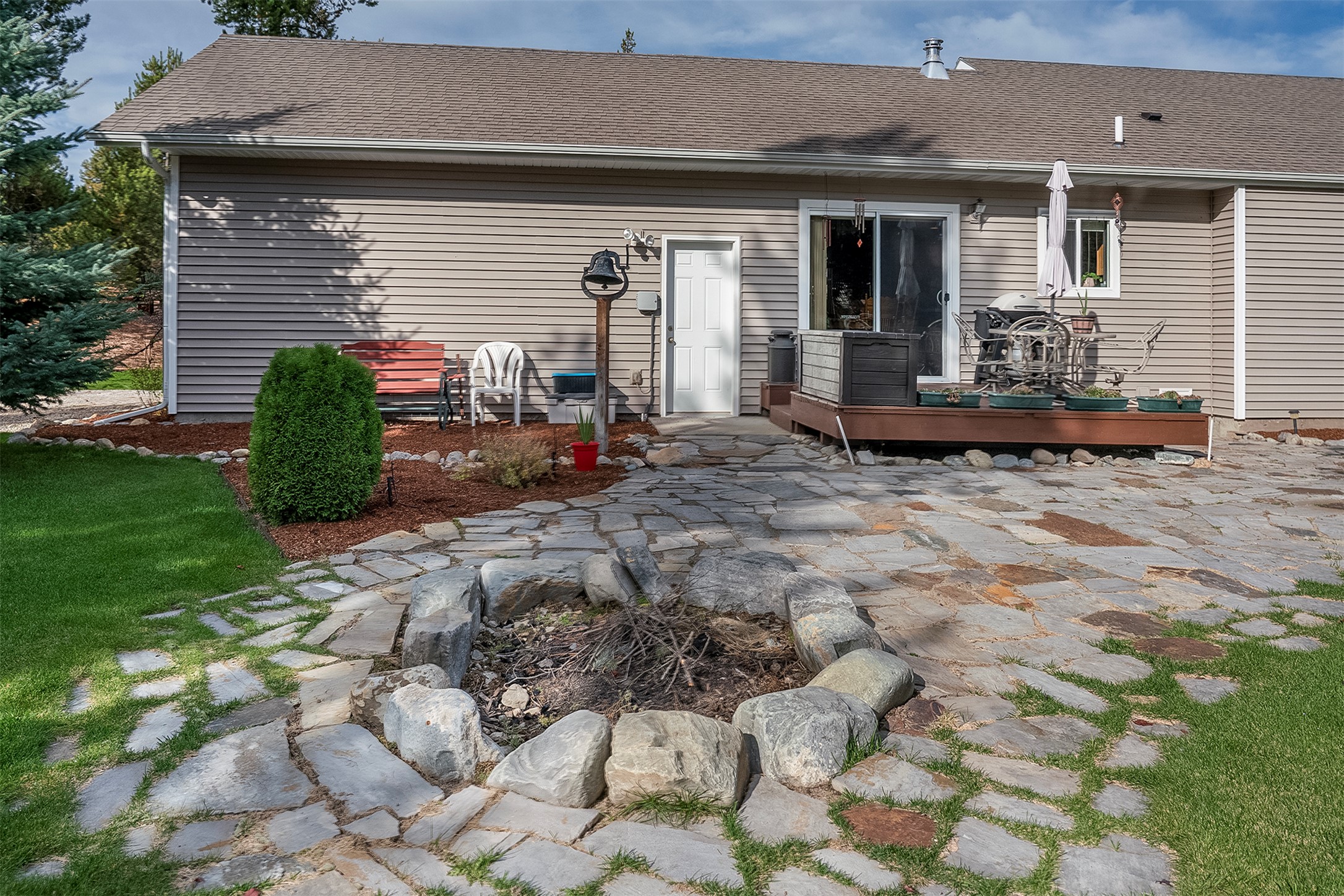 1211 Homesteaders Way