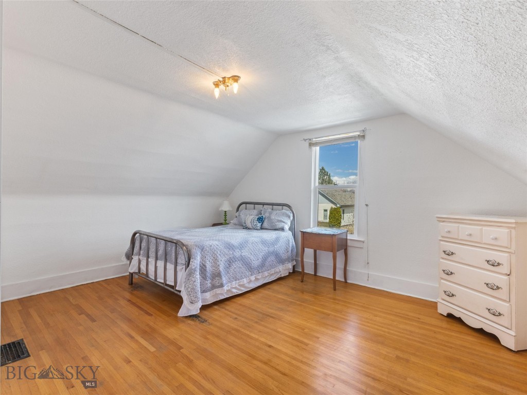 414 S 2nd Street