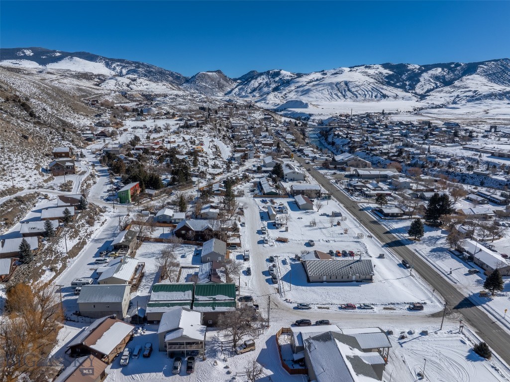 102 Travertine Street