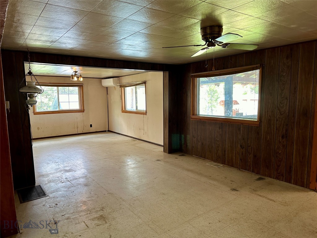 11687 Pinkham Creek