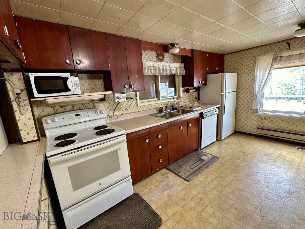 11687 Pinkham Creek