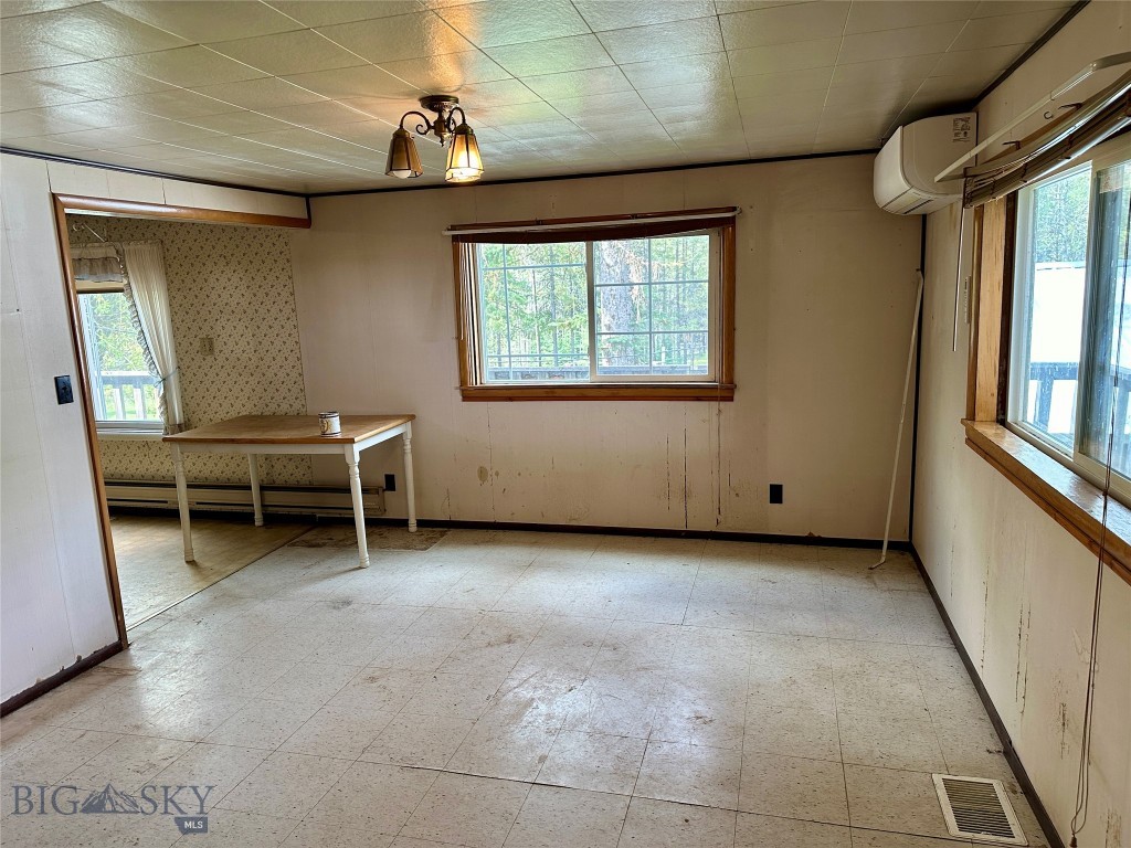 11687 Pinkham Creek