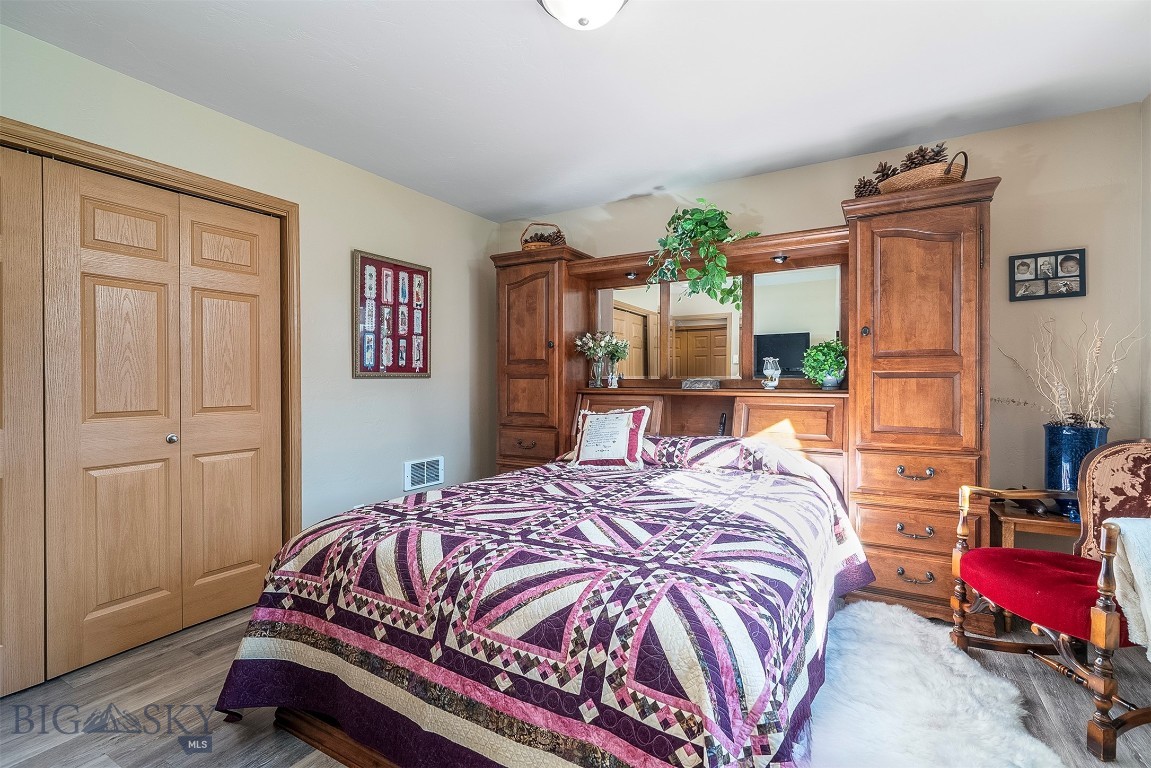 1211 Homesteaders Way