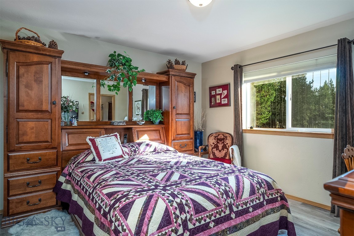 1211 Homesteaders Way