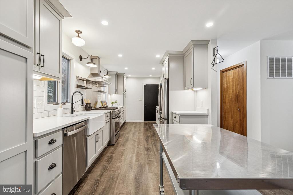 108 CARRIAGE LANE