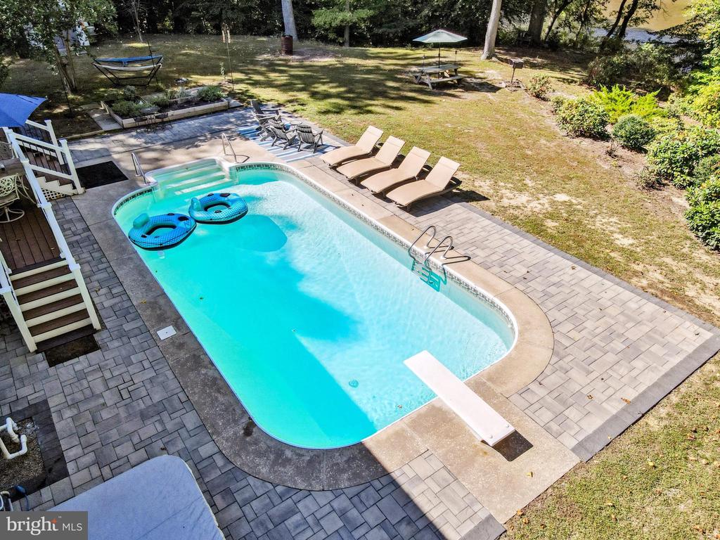 108 CARRIAGE LANE