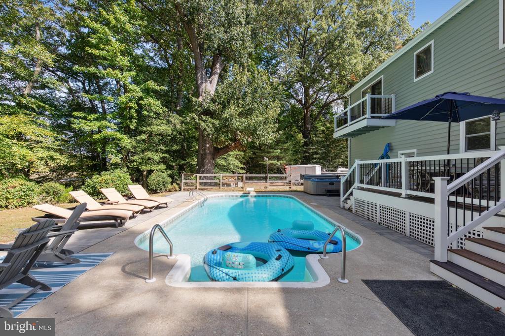 108 CARRIAGE LANE