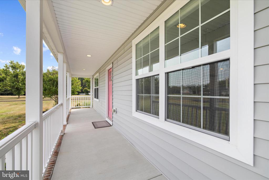 322 LAURENS WAY