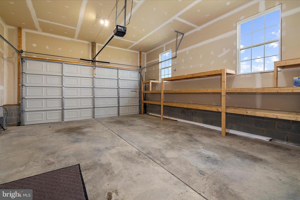 322 LAURENS WAY