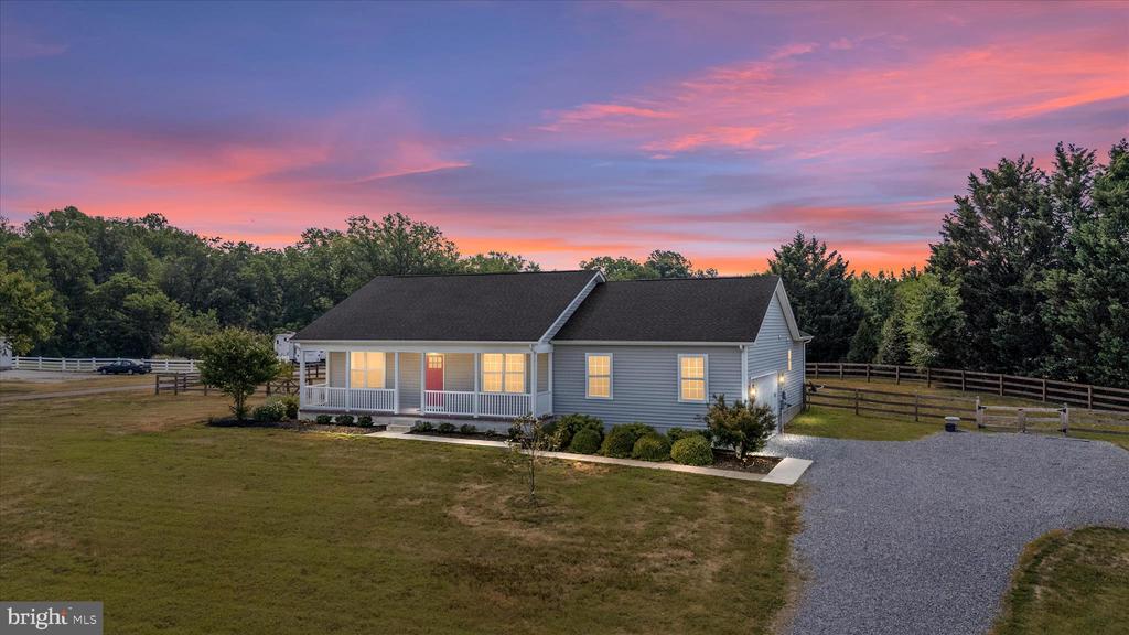322 LAURENS WAY
