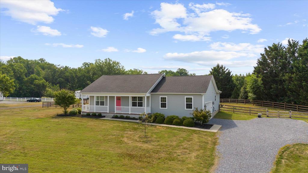 322 LAURENS WAY