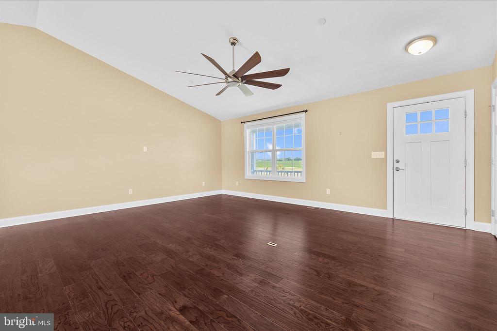 322 LAURENS WAY