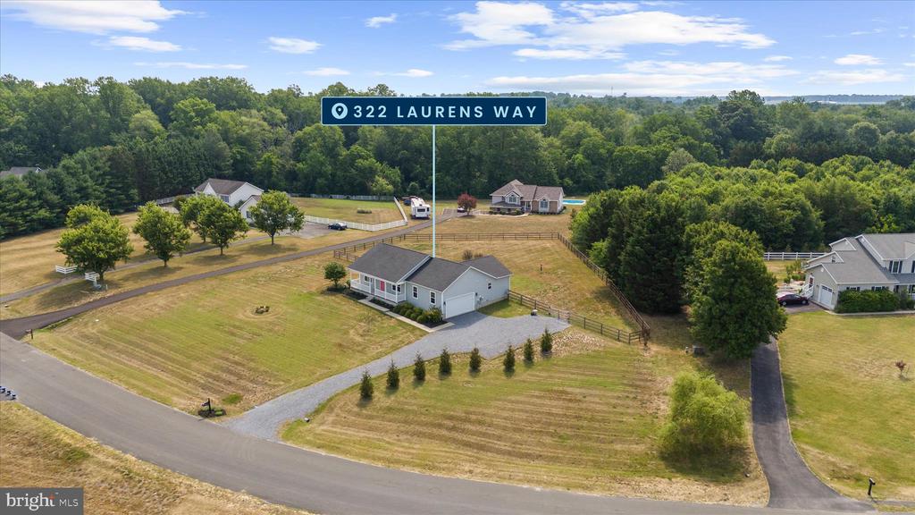 322 LAURENS WAY