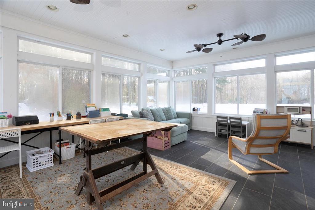 28985 SANDERSTOWN ROAD