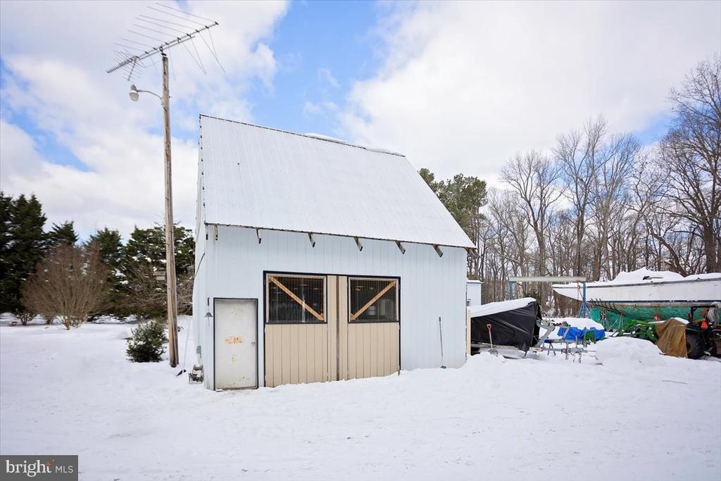 28985 SANDERSTOWN ROAD