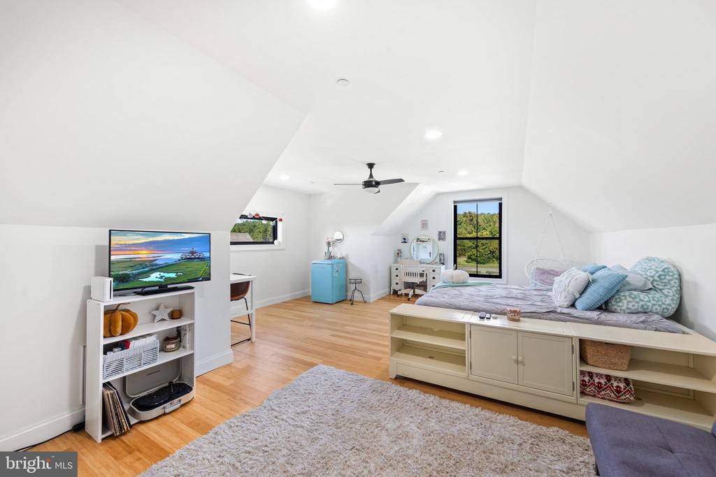 29629 FERRY POINT DRIVE