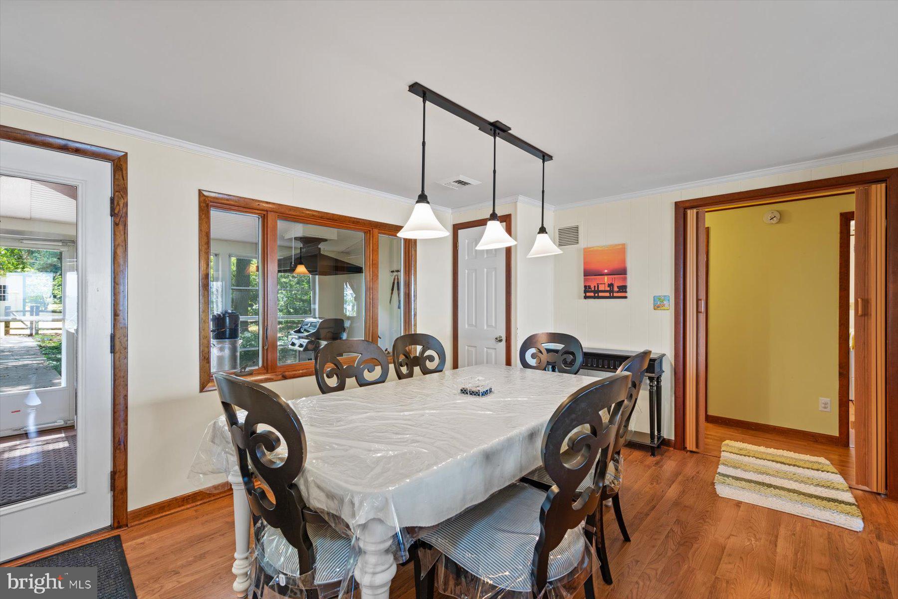 4458 SUNSET DRIVE