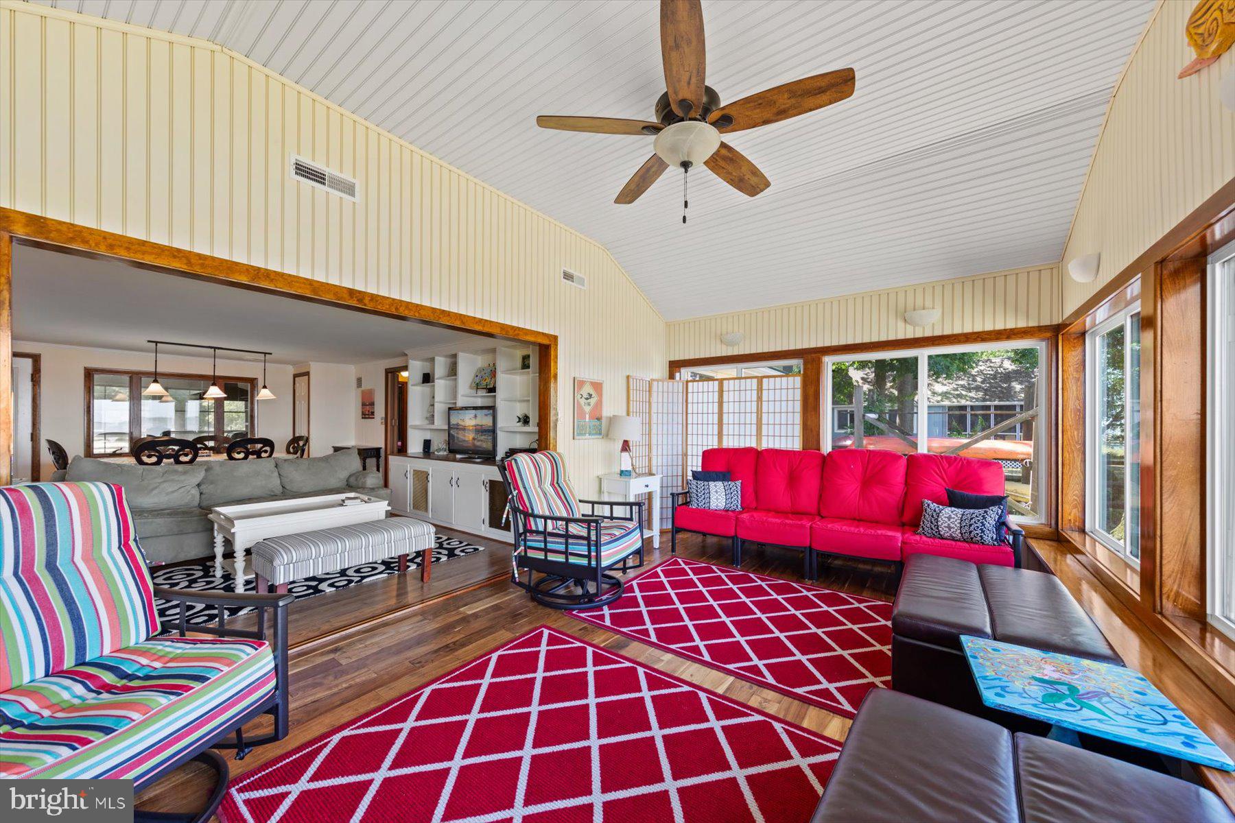 4458 SUNSET DRIVE