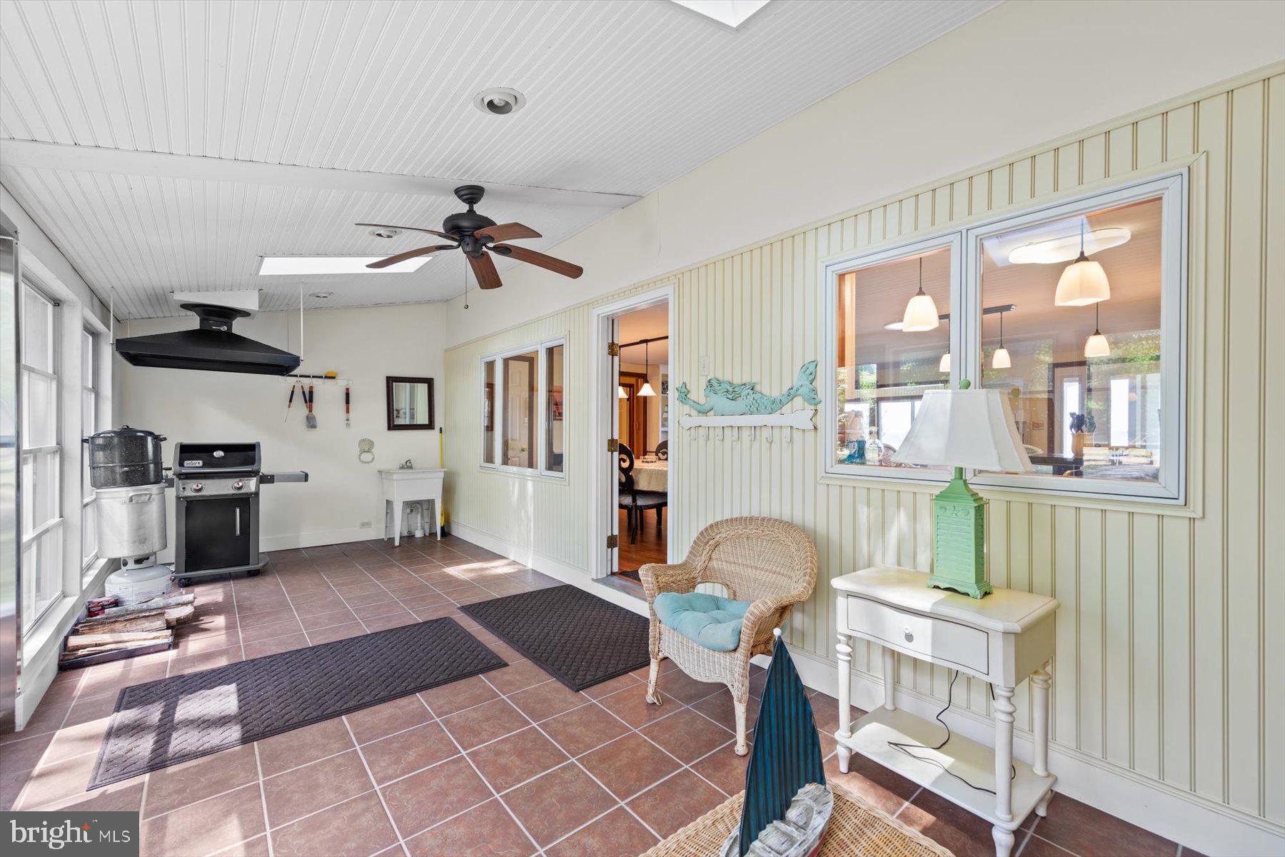 4458 SUNSET DRIVE