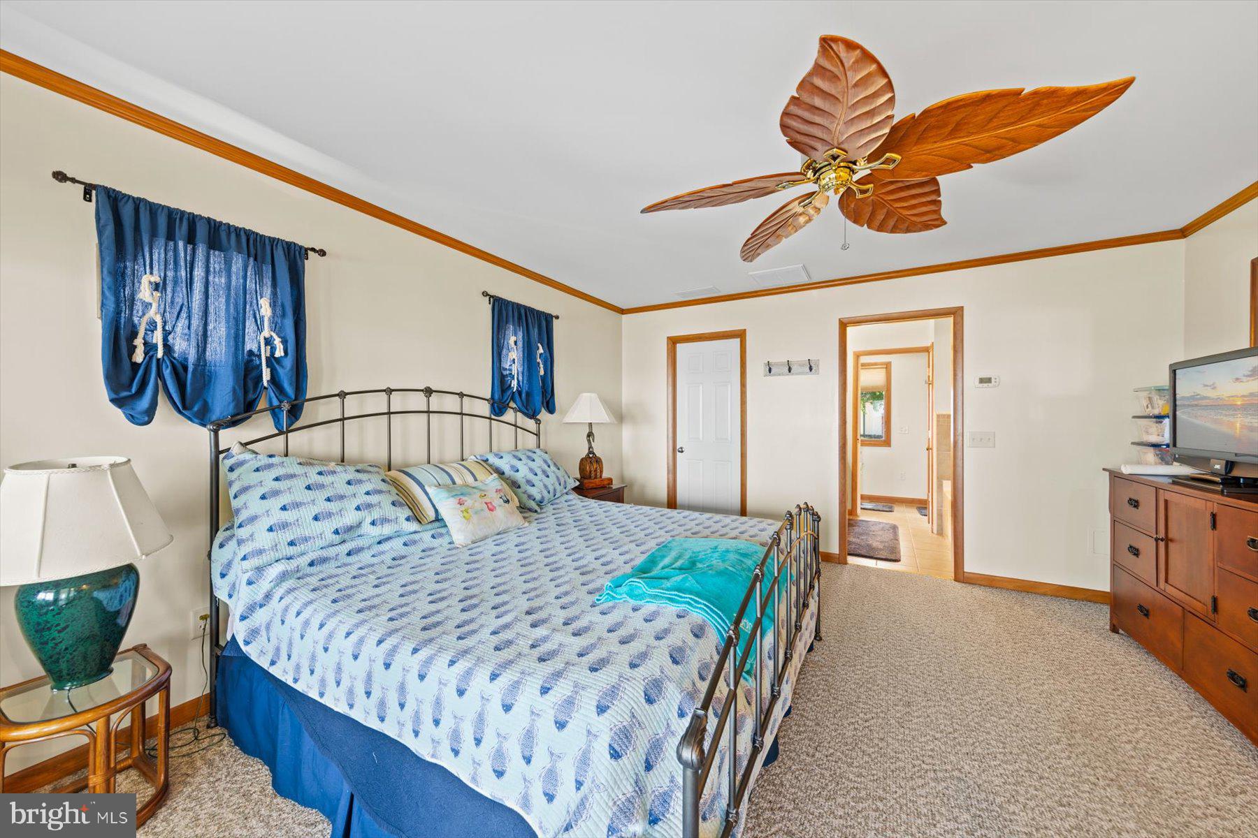 4458 SUNSET DRIVE