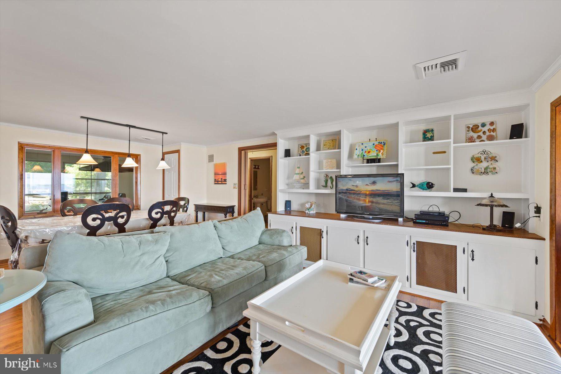 4458 SUNSET DRIVE