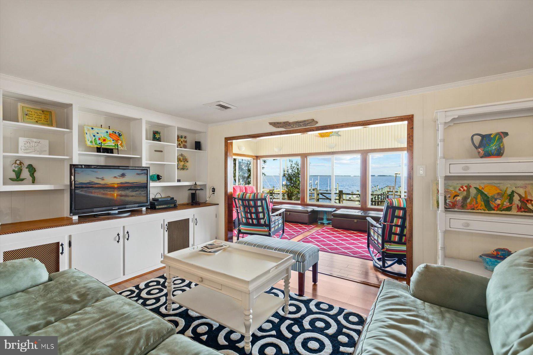 4458 SUNSET DRIVE