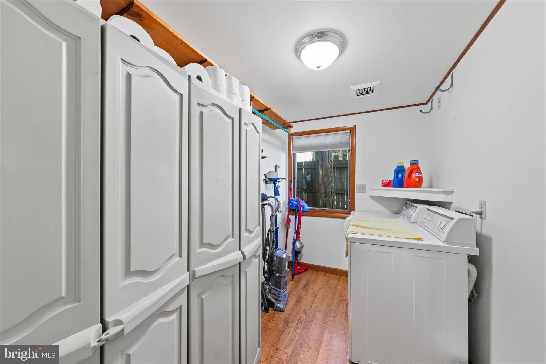 4458 SUNSET DRIVE