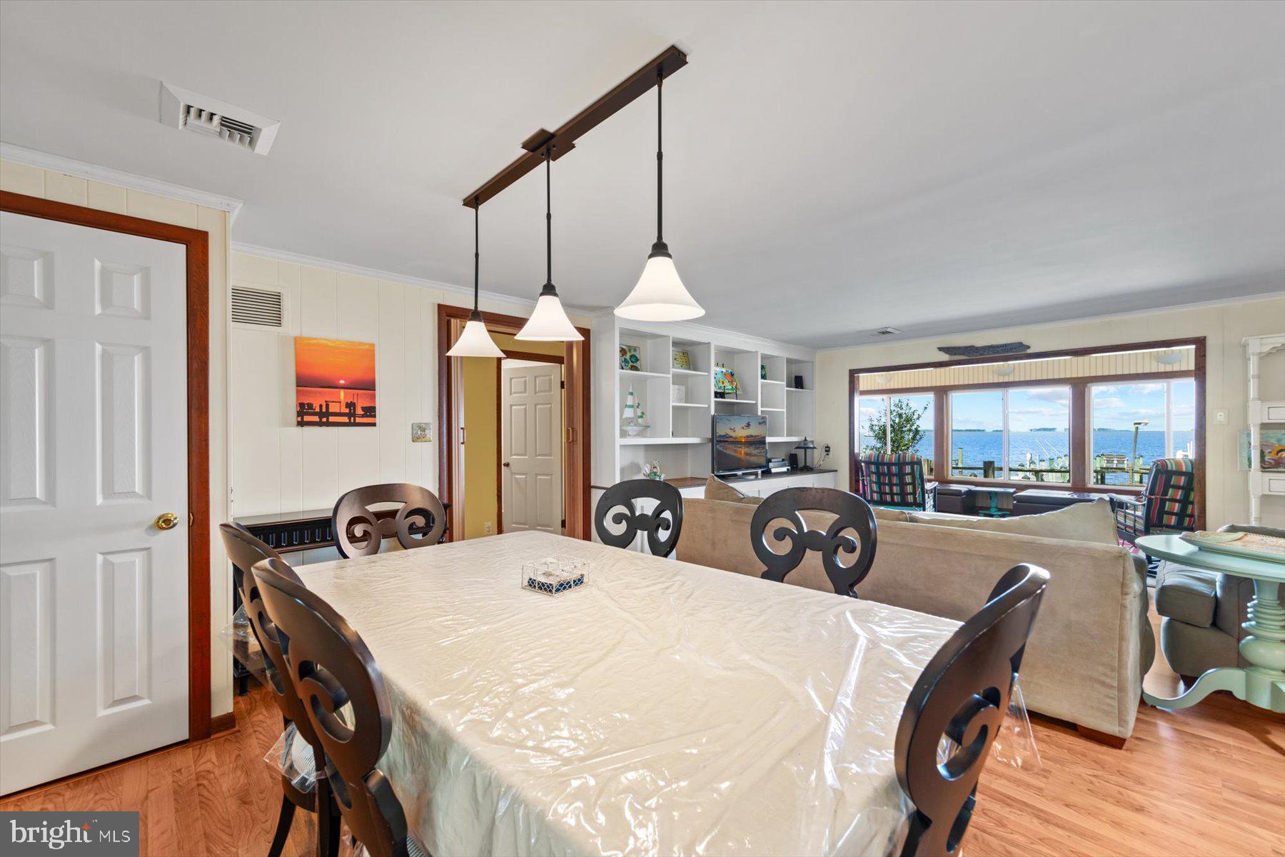 4458 SUNSET DRIVE